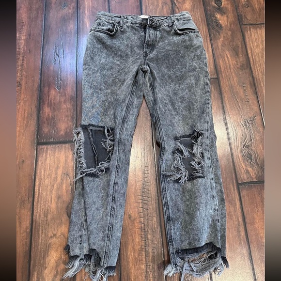 We The Free black denim  cropped distressed black wash jeans size 26 - Picture 1 of 4